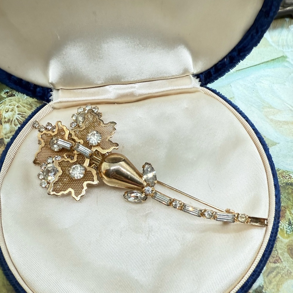Vintage Rhinestone Flower Stem Brooch